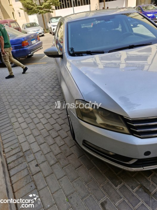 Volkswagen Passat 2013 Silver Automatic Used for Sale in Cairo - 1
