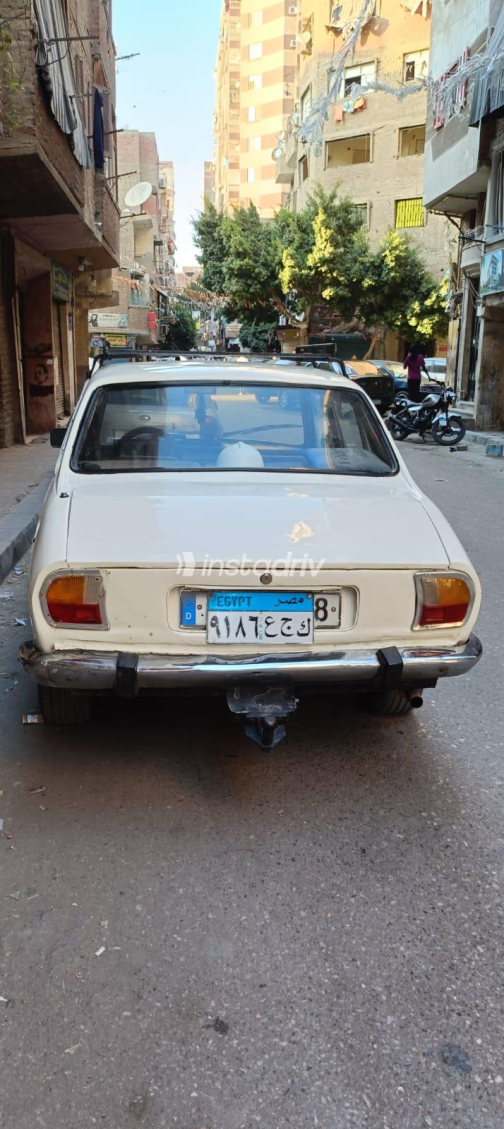 Peugeot 504 1978 White Manual Used for Sale in Ain Shams - 3