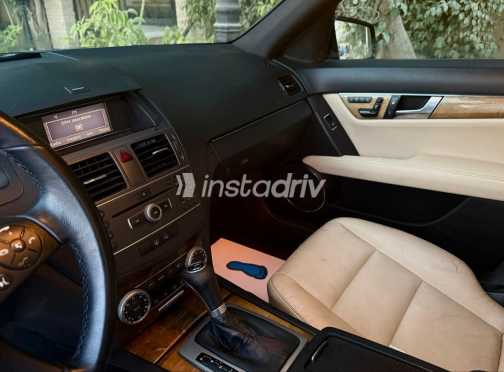 Mercedes C 250 2011 Black Automatic Used for Sale in Giza - 3