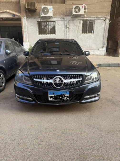 Mercedes C 180 2012 Black Automatic Used for Sale in Mohandessin - 3