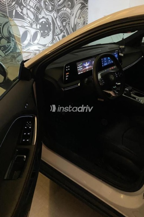ام جى 7 2025 أبيض أوتوماتيك مستعملة للبيع في القاهرة - 6