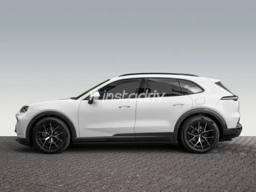 Porsche Cayenne 2026 White Automatic Used for Sale in Cairo - 2