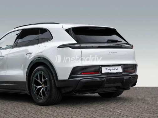 Porsche Cayenne 2026 White Automatic Used for Sale in Cairo - 6