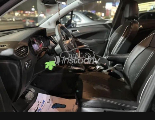 Opel Crossland 2019 White Automatic Used for Sale in Greater Cairo ( Cairo + Giza) - 4
