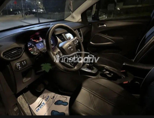 Opel Crossland 2019 White Automatic Used for Sale in Greater Cairo ( Cairo + Giza) - 5