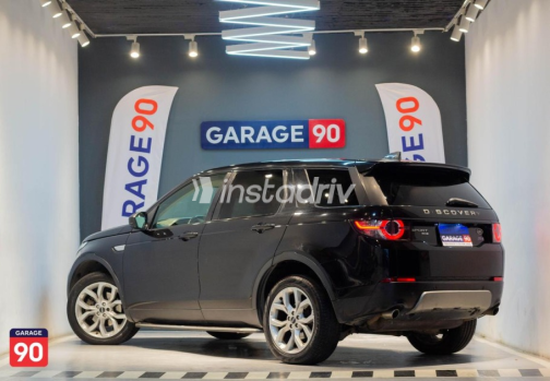 Land Rover Discovery 2018 Black Automatic Used for Sale in Sheikh Zayed City - 6