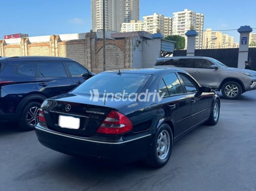 مرسيدس E 200 2004 أسود أوتوماتيك مستعملة للبيع في الإسكندرية - 6