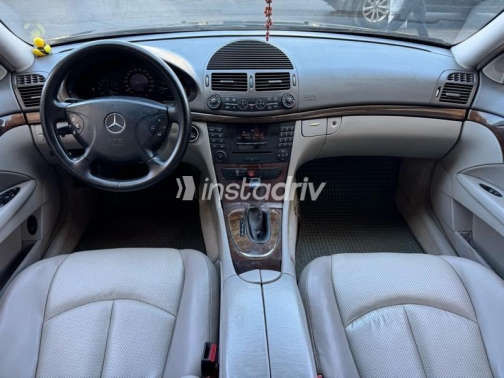 مرسيدس E 200 2004 أسود أوتوماتيك مستعملة للبيع في الإسكندرية - 9