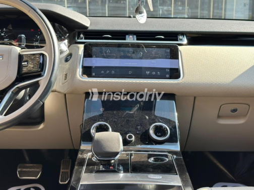 Land Rover Velar 2022 Beige Automatic Used for Sale in Nasr city - 8