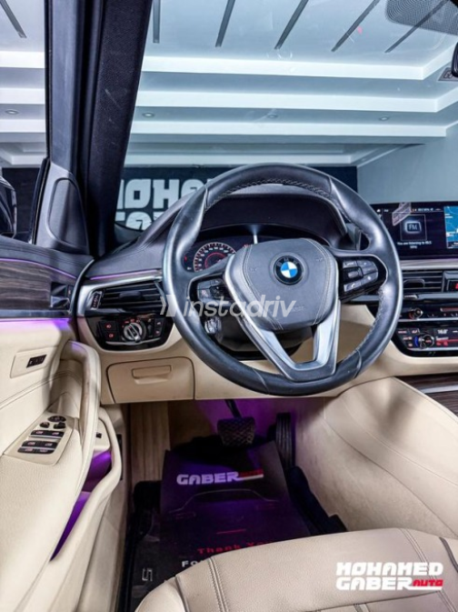 بي ام دبليو 520 2019 رمادي أوتوماتيك مستعملة للبيع في القاهرة - 7