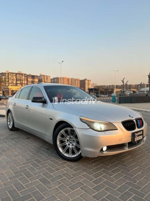 بي ام دبليو 525 2007 فضي أوتوماتيك مستعملة للبيع في مدينة نصر - 1