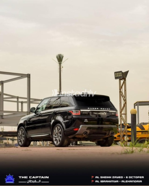Land Rover Range Rover Sport 2020 Black Automatic Used for Sale in Sheikh Zayed City - 3
