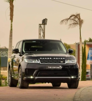 Land Rover Range Rover Sport 2020 Black Automatic Used for Sale in Sheikh Zayed City