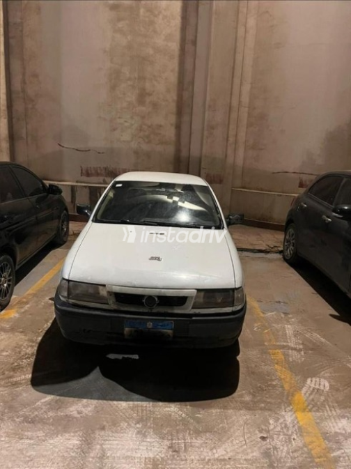 Opel Vectra 1995 White Automatic Used for Sale in Cairo - 1