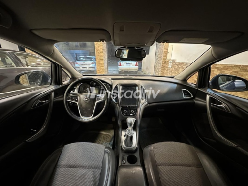 Opel Astra 2013 Dark Blue Automatic Used for Sale in Pyramids Gardens - 6