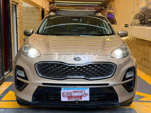 Kia Sportage 2019 Gold Automatic Used for Sale in Cairo - 1