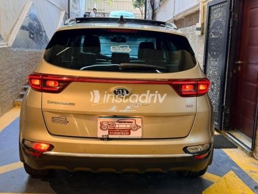Kia Sportage 2019 Gold Automatic Used for Sale in Cairo - 4