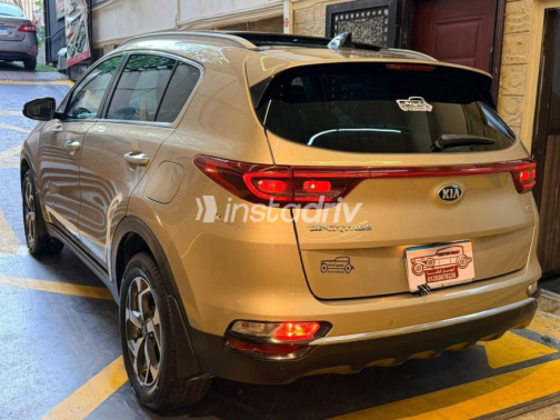 Kia Sportage 2019 Gold Automatic Used for Sale in Cairo - 6