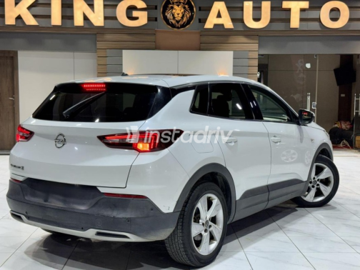 Opel Grandland 2020 White Automatic Used for Sale in Cairo - 6