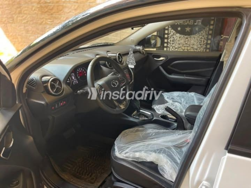ساوايست DX3 2023 أبيض أوتوماتيك مستعملة للبيع في القاهرة - 7