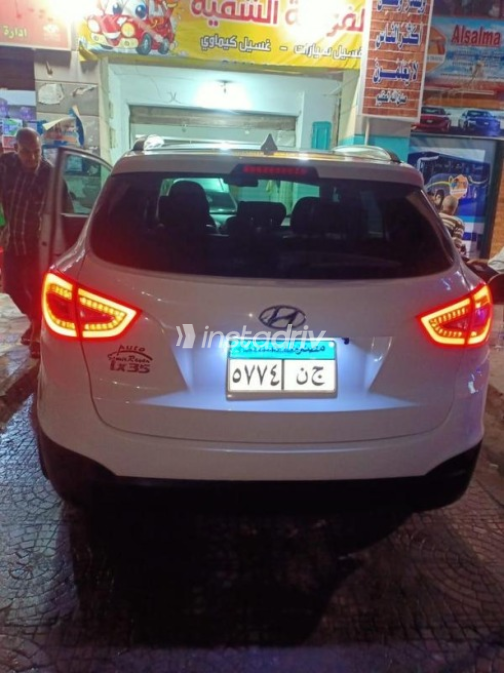 Hyundai IX 35 2015 White Automatic Used for Sale in Beni Suef - 9