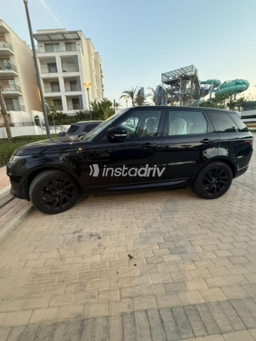 Land Rover Range Rover Sport 2020 Black Automatic Used for Sale in Cairo - 3