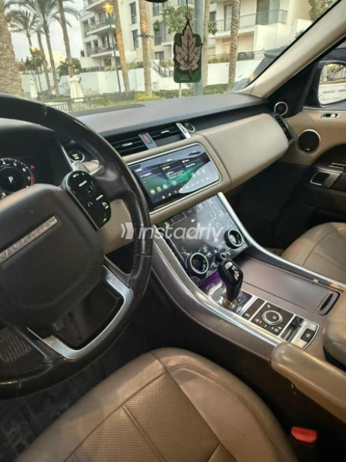 Land Rover Range Rover Sport 2020 Black Automatic Used for Sale in Cairo - 4