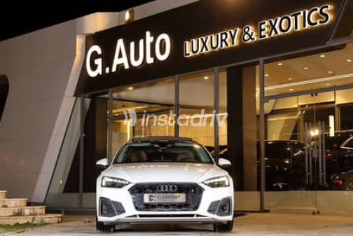 اودي A5 2022 أبيض أوتوماتيك مستعملة للبيع في الجيزة - 1