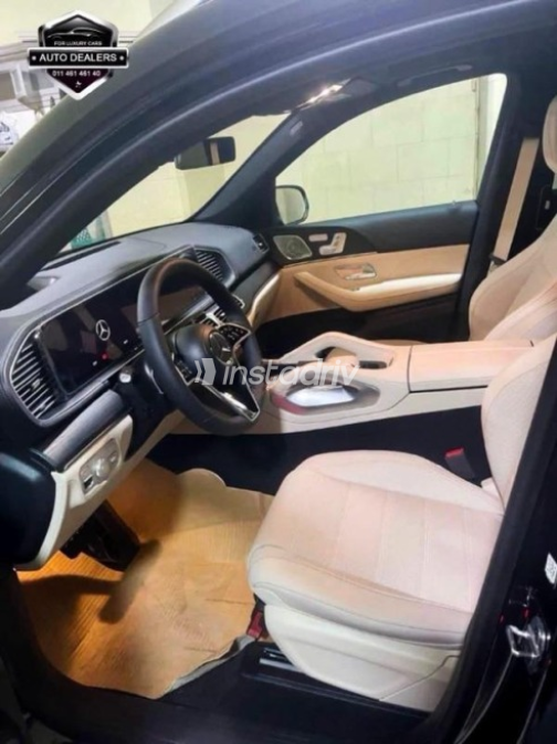 Mercedes GLE 450 2025 Black Automatic Used for Sale in Cairo - 3