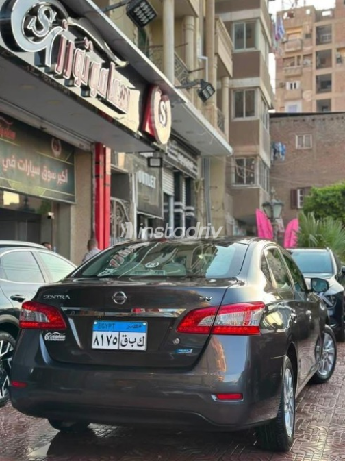 Nissan Sentra 2025 Brown Automatic Used for Sale in Faiyum - 3