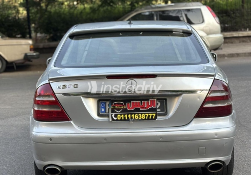 Mercedes E 230 2008 Silver Automatic Used for Sale in Cairo - 2
