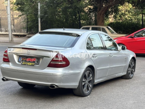 Mercedes E 230 2008 Silver Automatic Used for Sale in Cairo - 4