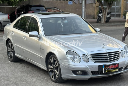 Mercedes E 230 2008 Silver Automatic Used for Sale in Cairo - 5