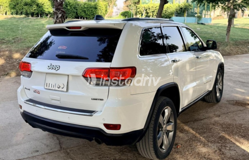 Jeep Grand Cherokee 2016 White Automatic Used for Sale in Cairo - 3