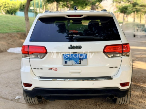 Jeep Grand Cherokee 2016 White Automatic Used for Sale in Cairo - 10