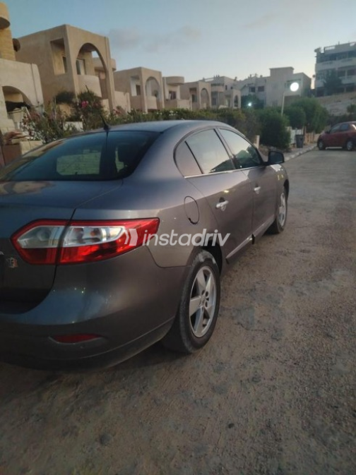 Renault Fluence 2010 Gray Automatic Used for Sale in Nasr city - 4