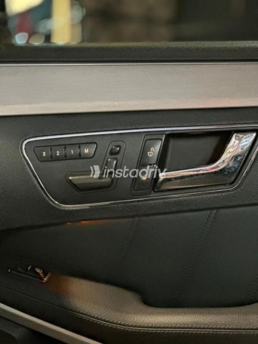 Mercedes E 250 2011 Brown Automatic Used for Sale in Nasr city - 7