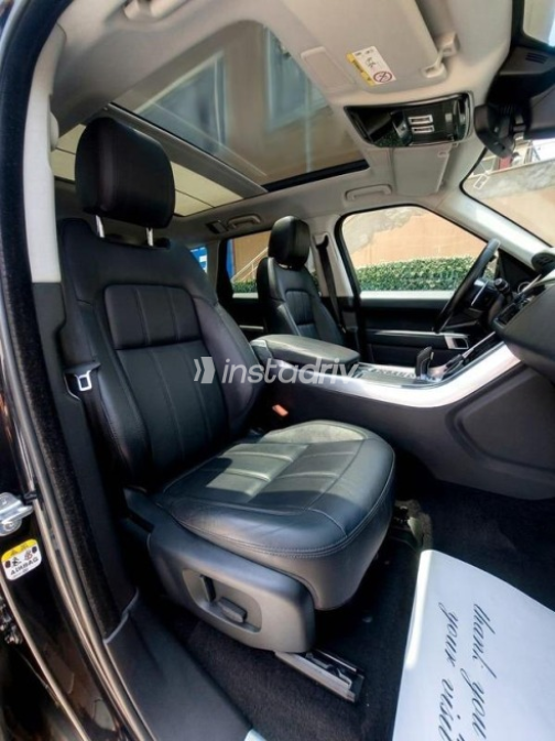 Land Rover Range Rover Sport 2021 Black Automatic Used for Sale in Sheikh Zayed City - 3