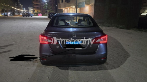 Nissan Sentra 2020 Dark Gray Automatic Used for Sale in Banha - 5