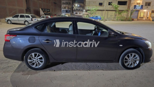 Nissan Sentra 2020 Dark Gray Automatic Used for Sale in Banha - 7