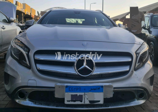 مرسيدس GLA 200 2016 فضي أوتوماتيك مستعملة للبيع في الجيزة - 3