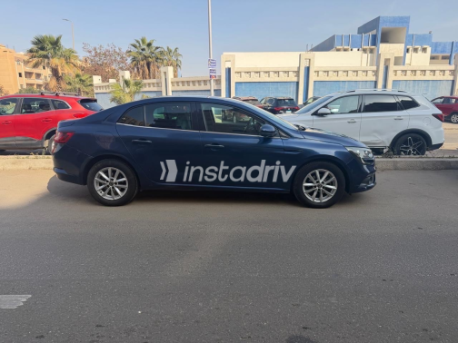 رينو ميجان 2020 أزرق أوتوماتيك مستعملة للبيع في الجيزة - 1
