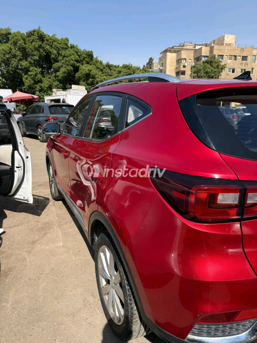 ام جى ZS 2021 أحمر أوتوماتيك مستعملة للبيع في المقطم - 8