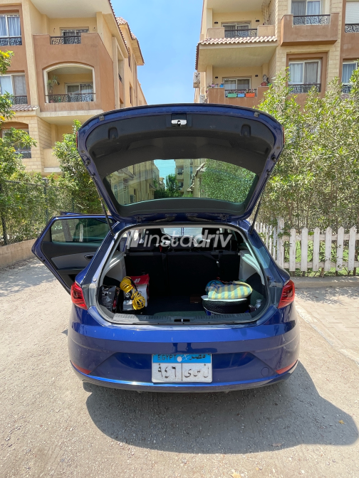 Seat Leon 2019 Blue Automatic Used for Sale in Giza - 8