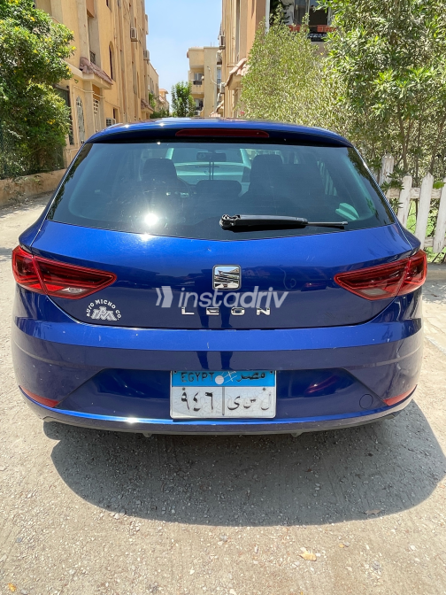 Seat Leon 2019 Blue Automatic Used for Sale in Giza - 9