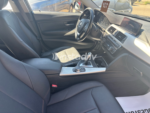 BMW 318 2017 Blue Automatic Used for Sale in Alexandria - 6