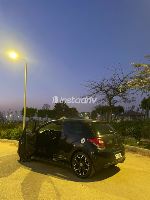 Citroën Ds3 2012 Black Automatic Used for Sale in Cairo - 3