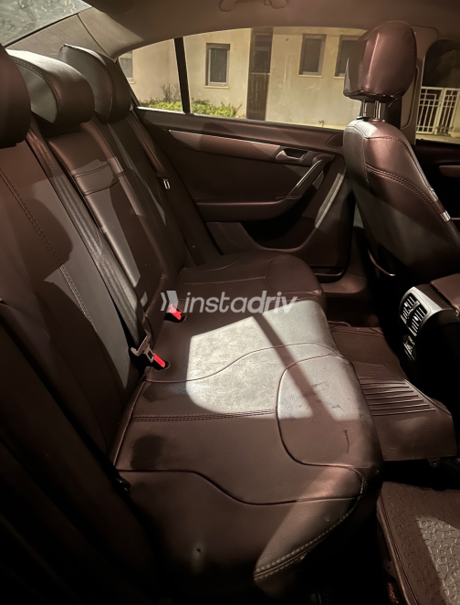Volkswagen Passat 2012 Black Automatic Used for Sale in Cairo - 4