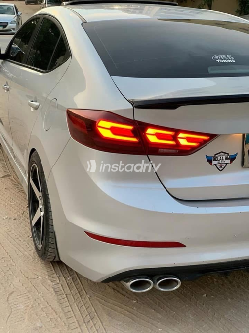 هيونداي إلنترا اى دى 2019 فضي أوتوماتيك مستعملة للبيع في الجيزة - 3