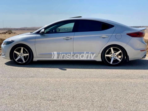 هيونداي إلنترا اى دى 2019 فضي أوتوماتيك مستعملة للبيع في الجيزة - 5